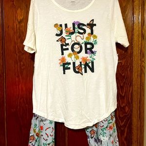 NWT Old Navy pajama set. Large.